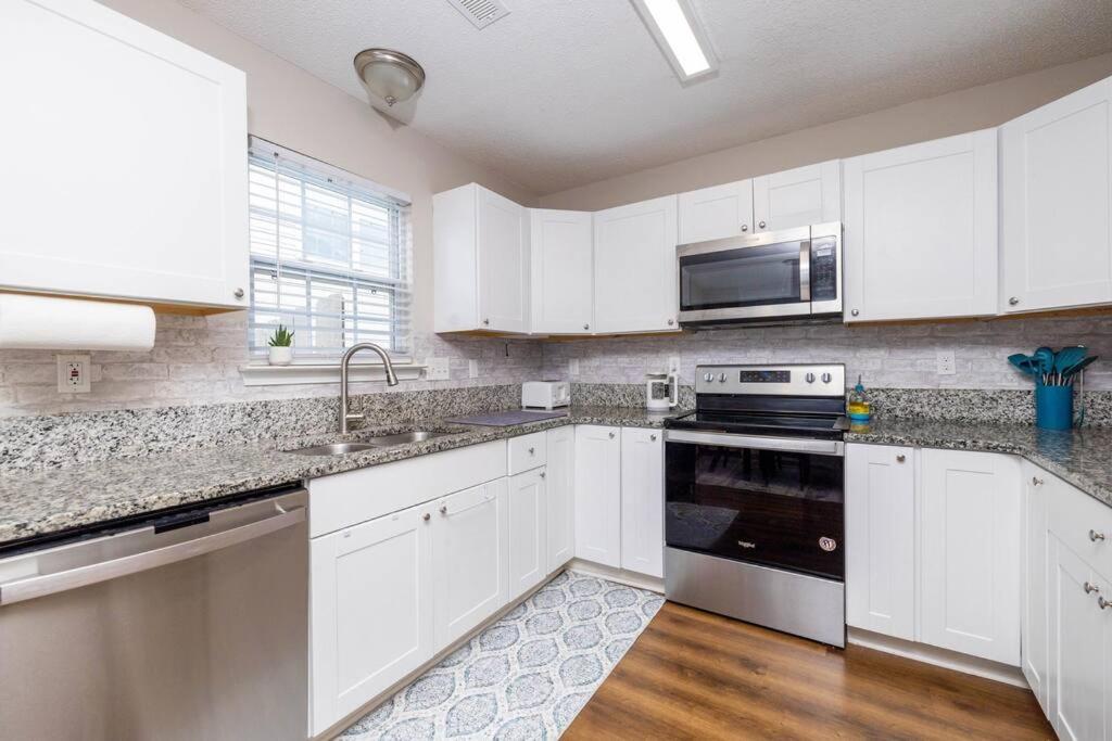 Queen City Family-Friendly Entire House, Charlotte Bagian luar foto