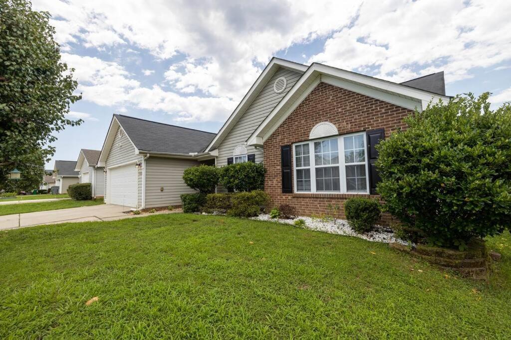 Queen City Family-Friendly Entire House, Charlotte Bagian luar foto