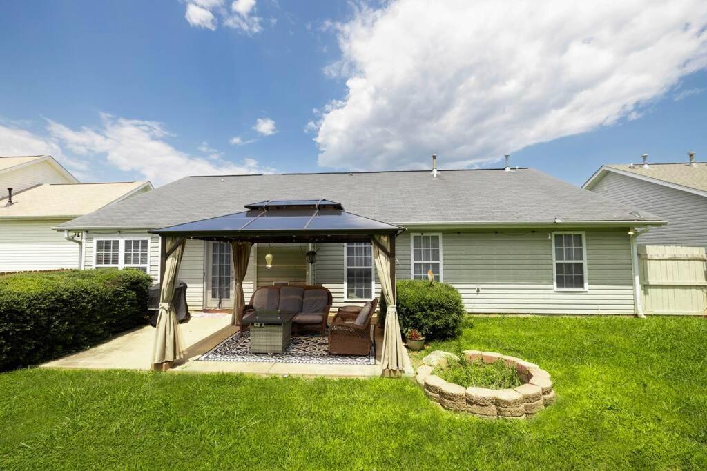 Queen City Family-Friendly Entire House, Charlotte Bagian luar foto