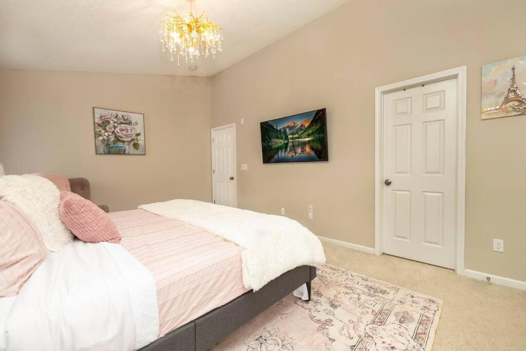 Queen City Family-Friendly Entire House, Charlotte Bagian luar foto